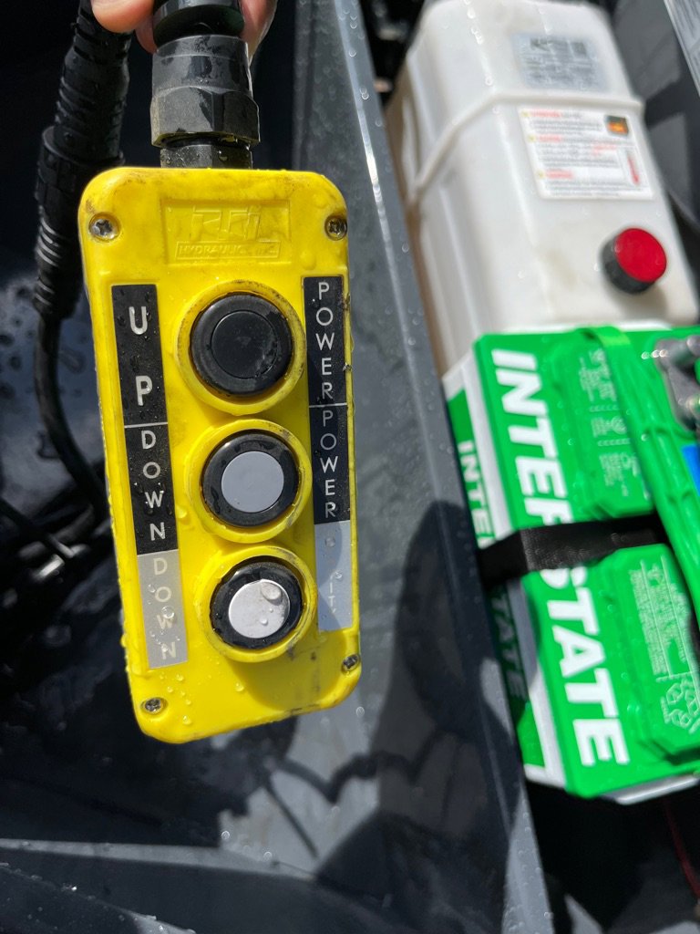 25 LAMAR 83X16TADUMP DT - Image 9