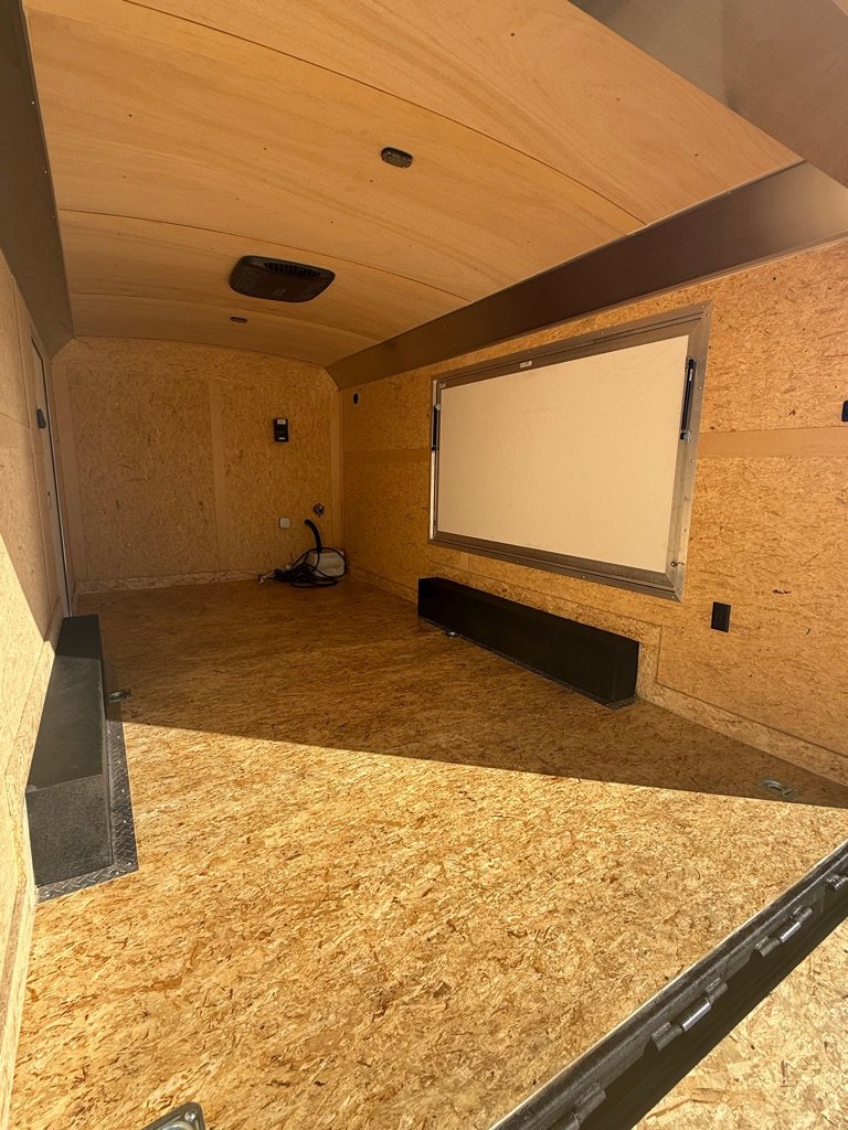 25 WELLS CARGO WHD8516T3 ET - Image 6